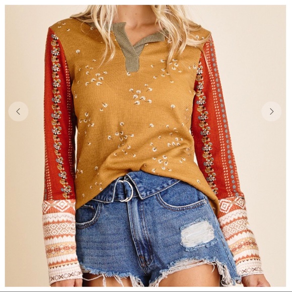 ShopEvelynne Tops - Chic Aztec Print Contrast Sleeve Details Top
